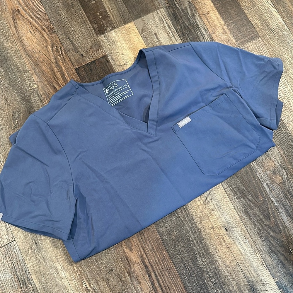 Powder blue fig’s scrub top!!